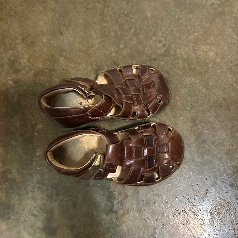 Size 6W Stride Rite Brown Kids Sandals